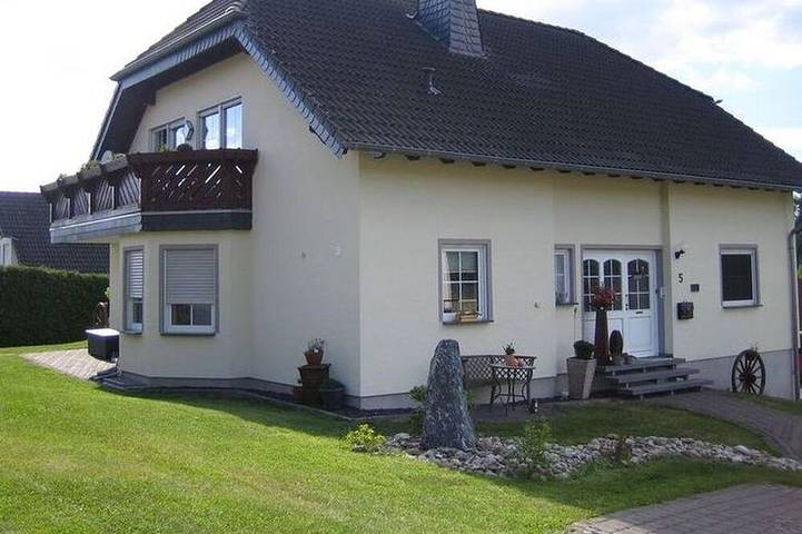 Bauernhof für 4 Personen, mit Balkon in Ulmen