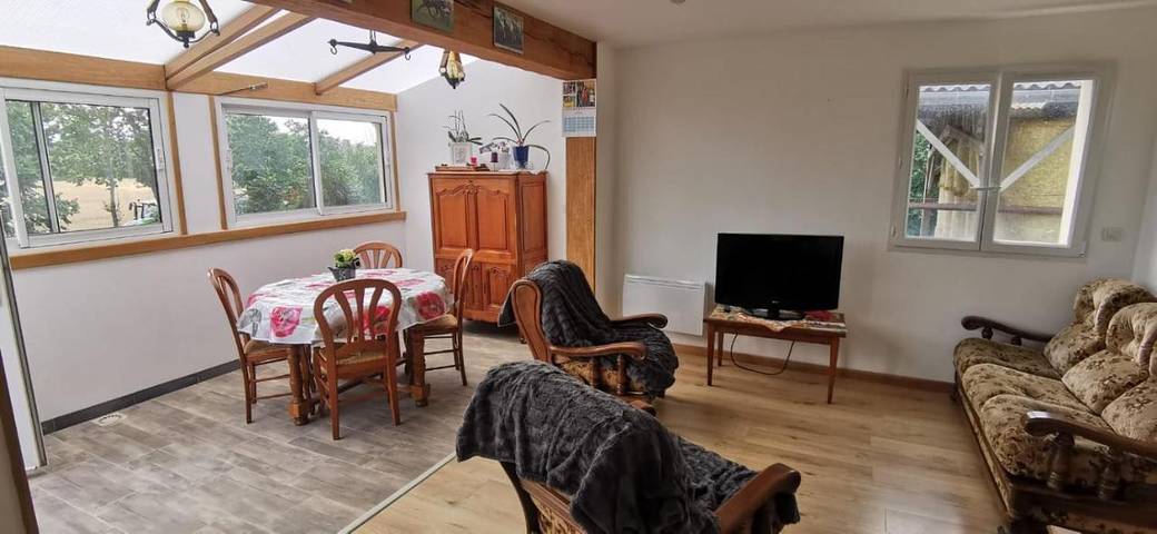 Gîte pour 4 personnes, avec Balcon et Terrasse ainsi que Jardin et Vue à Esson