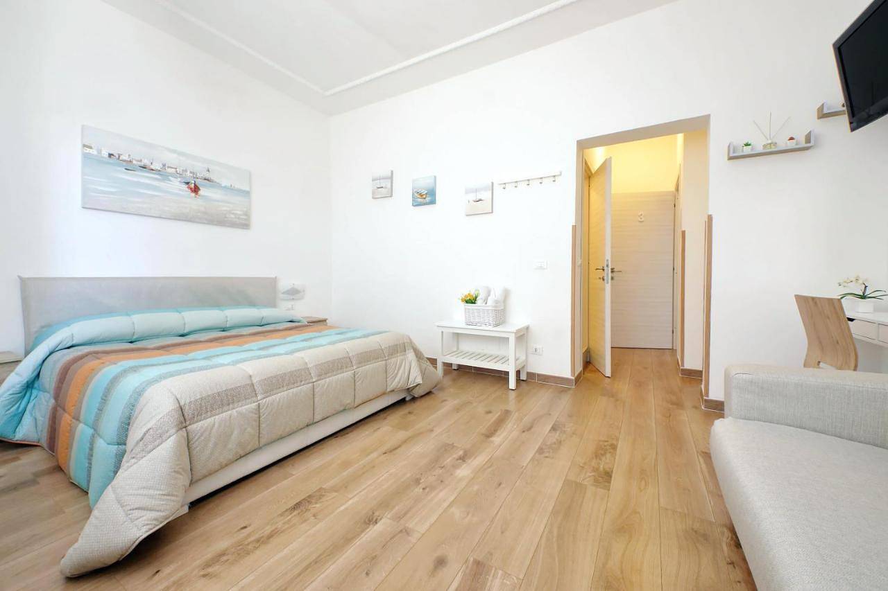 Double Room with Private Bathroom in Fiumicino, Provincia di Roma