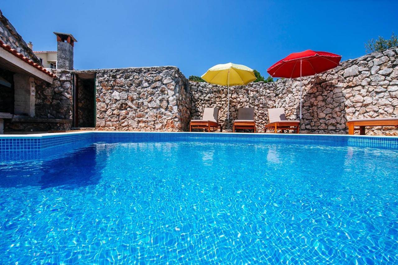 Five-Bedroom Villa with Private Pool in Zadar (Municipality), Iz