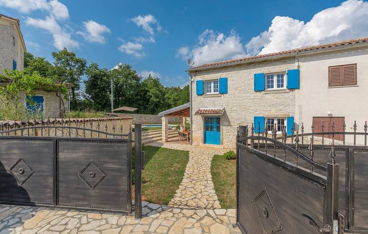 Villa pour 6 personnes, avec terrasse et piscine, animaux acceptés à Barban - 3