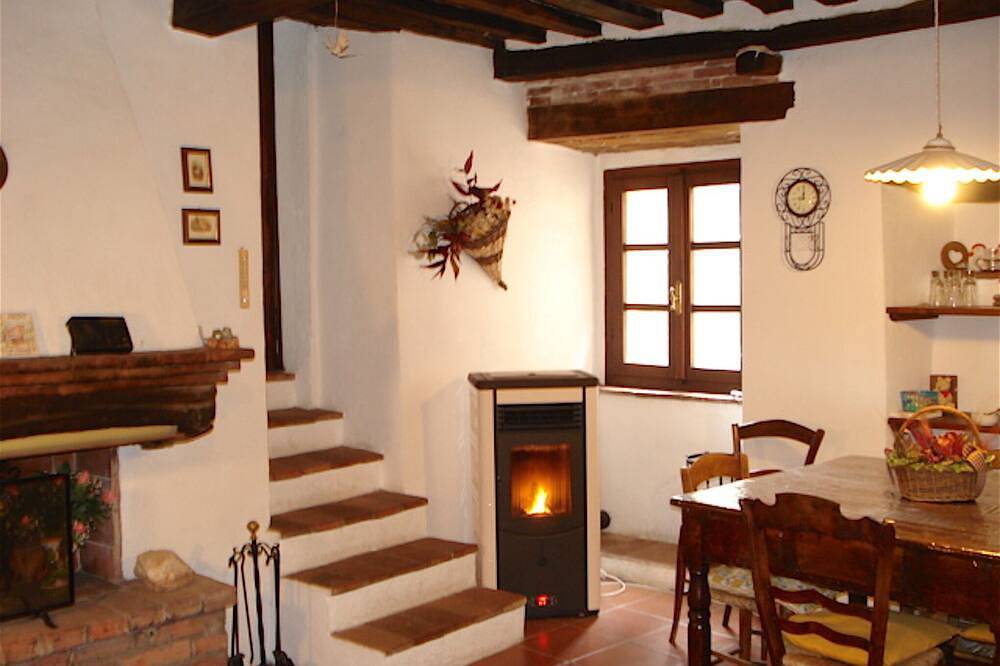 Geheel appartement, Karakteristisch Appartement Dichtbij De Zee En Kunststad In Het Toscanse Maremma in Gavorrano, Provincie Grosseto