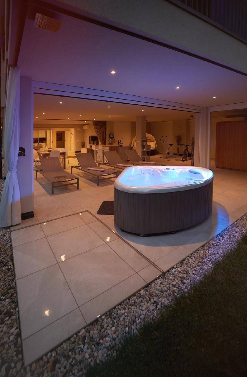 Ganze Ferienwohnung, Fewo mit Pool, Sauna und Whirlpool in Burgstall, Sarntaler Alpen