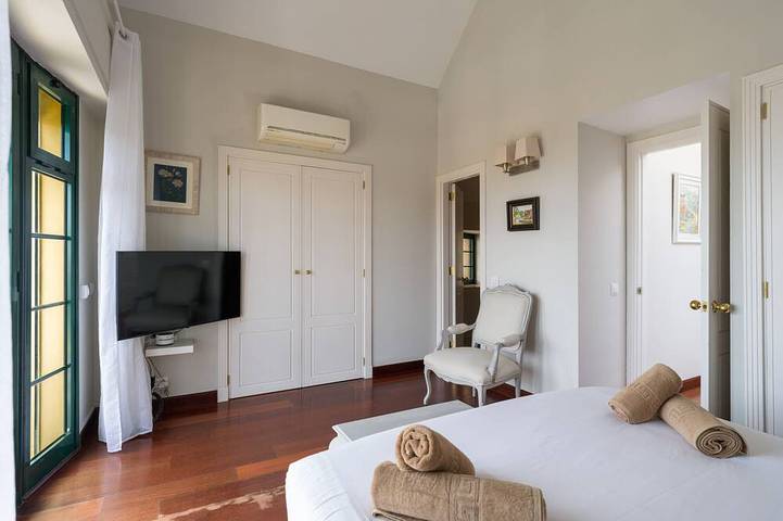 House with cozy garden BBQ and free parking in San José de las Vegas, Santa Brígida