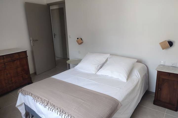 Location de vacances pour 6 personnes, avec piscine et jardin à Saint-Victor-la-Coste - 4