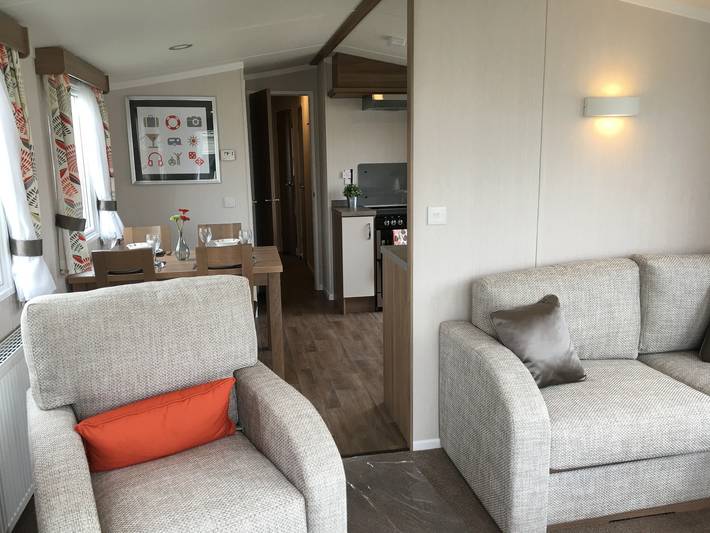 3 Bed Luxury Mobile Home Hoburne Park Christchurch in Christchurch, Dorset