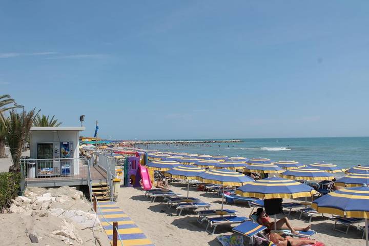 Appartamento per 4 persone, con giardino a Villa Rosa