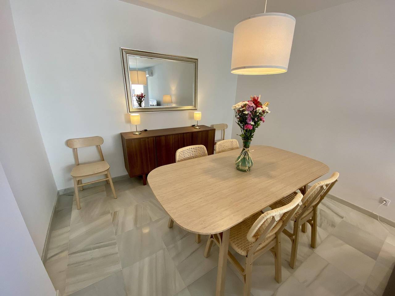 Entire apartment, Apartment 'Overlooking The Beach' with Sea View, Wi-Fi and Air Conditioning in Marbella Centre, Marbella