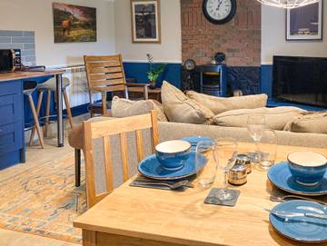 Log Cabin for 2 People in North Uist, Scottish Islands, Photo 3