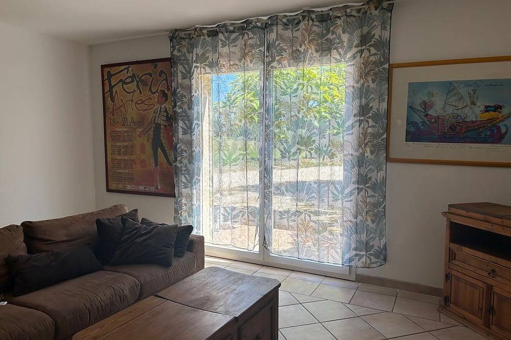 Apartamento entero, Le Pâturage 5mn from Arles in Fourques, Region de Nimes
