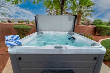 Vacation Rental for 32 Guests in Ivins, Zion National Park, Picture 3