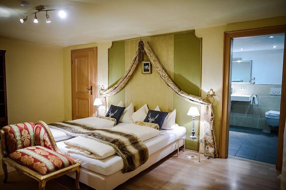 Großes Landhaus mit Bergblick auf Gut Rechetsberg südl. von München in Huglfing, Pfaffenwinkel