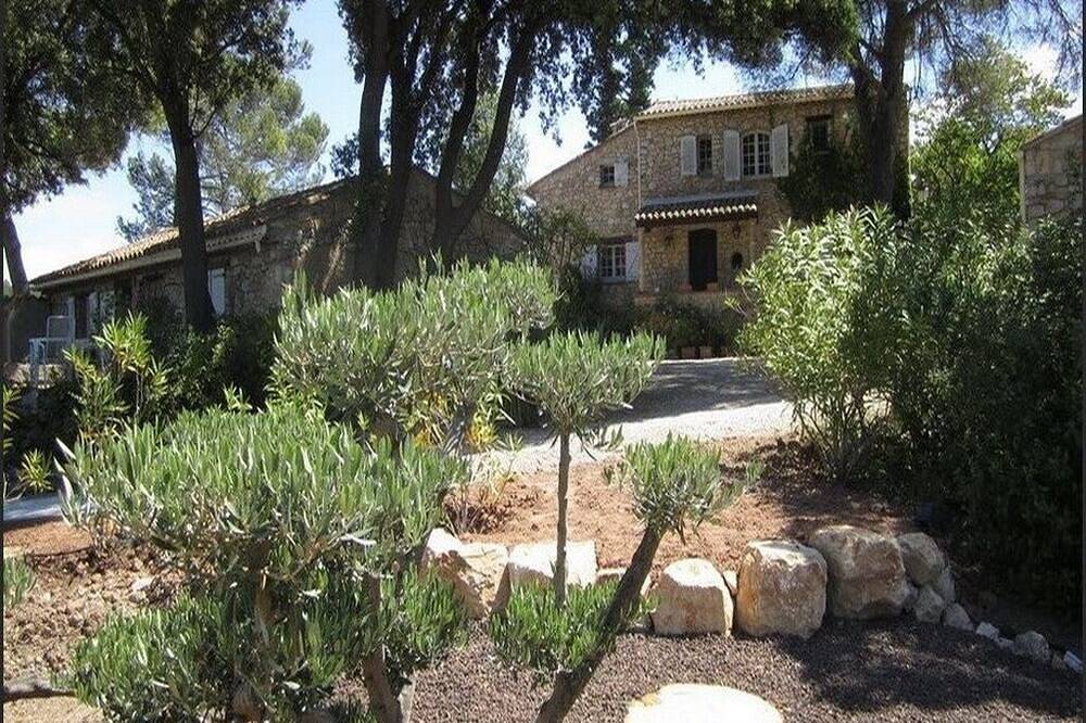 Bastidon Domaine L'Helion 6 Personnes_piscine 12mx6m au sel in Taradeau, Draguignan region
