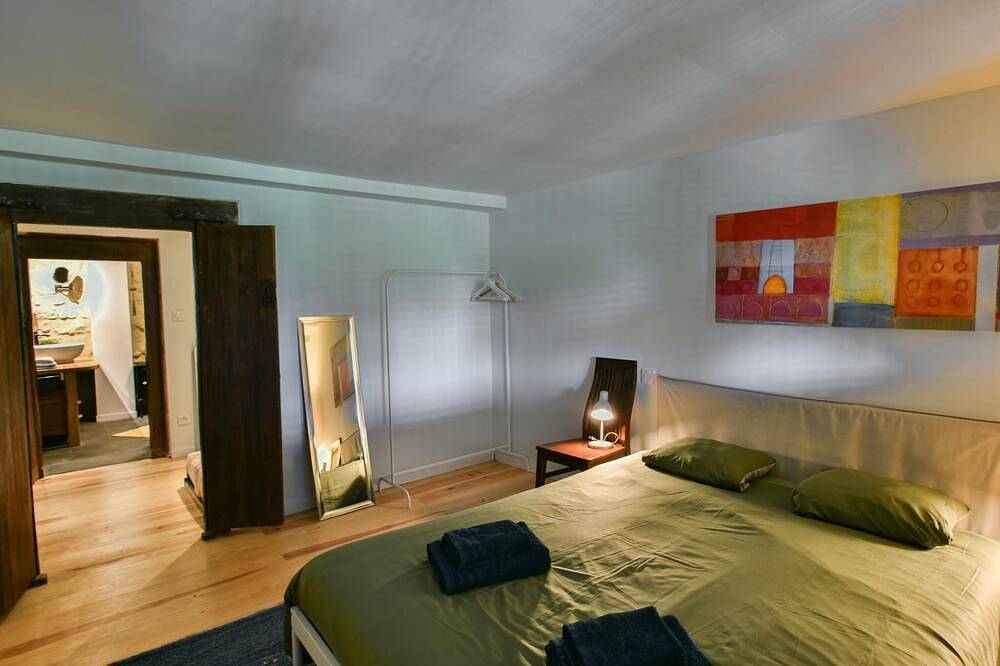 Ganze Wohnung, Schöne Ferienwohung beim mittelalterlichen Stadt in Montréal (Aude), Carcassonne und Umgebung