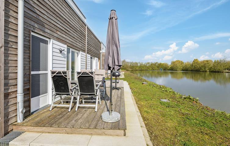 Ferienhaus für 4 Personen, mit Garten und Terrasse sowie Seeblick in Wesermarsch - 2