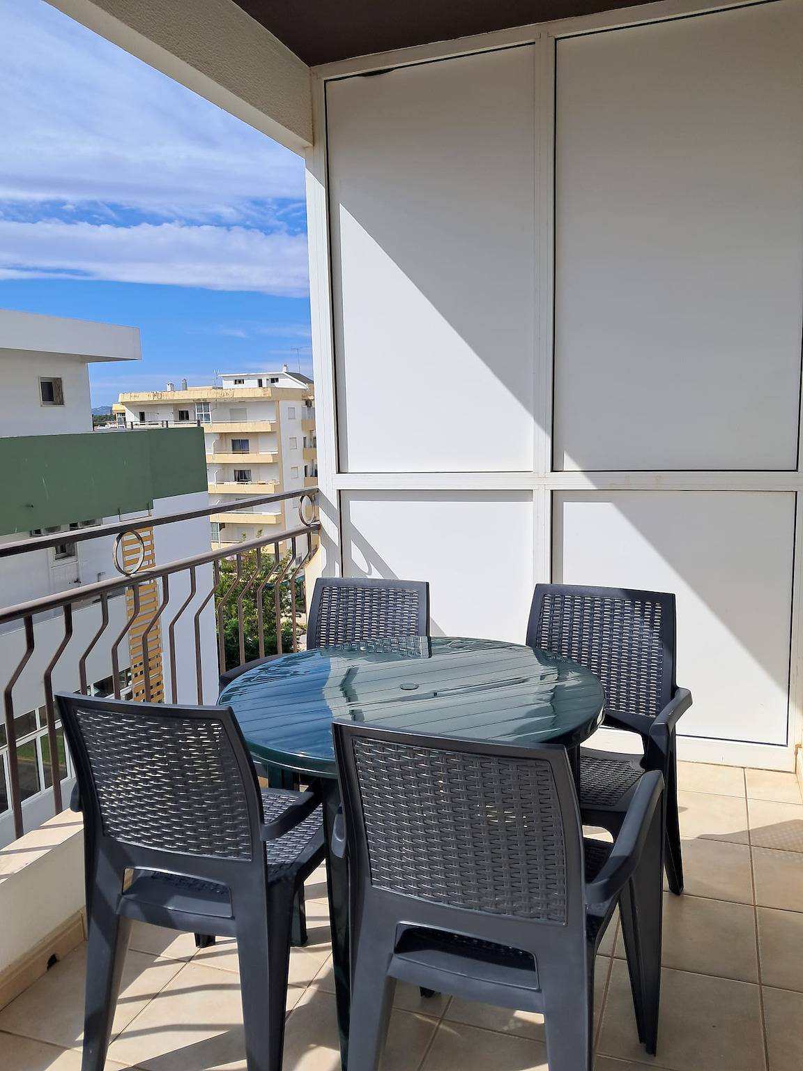 Ganze Wohnung, Ferienwohnung für 3 Personen mit Balkon in Cavacos, Quarteira