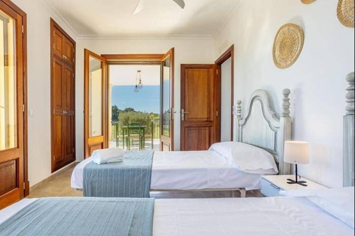 Ferienhaus für 9 Personen, mit Balkon und Terrasse sowie Garten und Pool in Ses Covetes - 3
