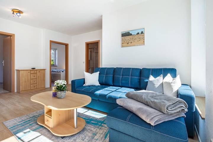 Ferienwohnung für 3 Personen, mit Garten und Seeblick