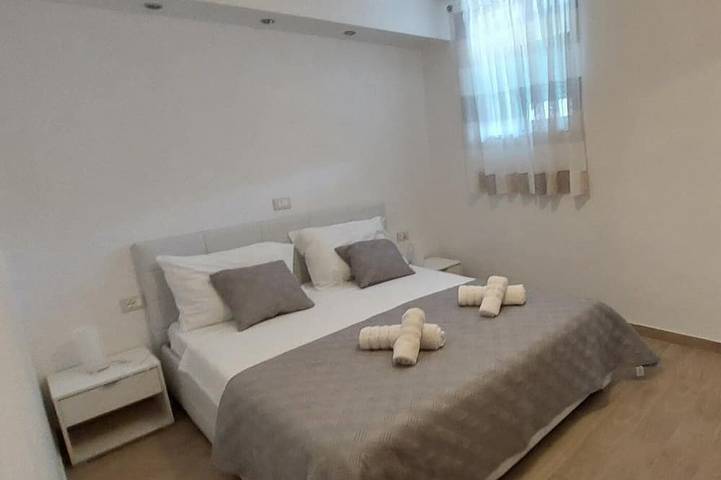 Ganze Wohnung, 4-Zimmer-Ferienwohnung mit Pool Pomer, Medulin in Pomer, Südküste Istrien