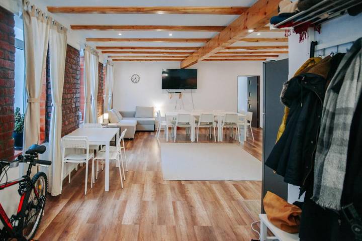 Maison d’hôte pour 10 personnes, avec Terrasse et Jacuzzi ainsi que Jardin et Vue dans Mureș