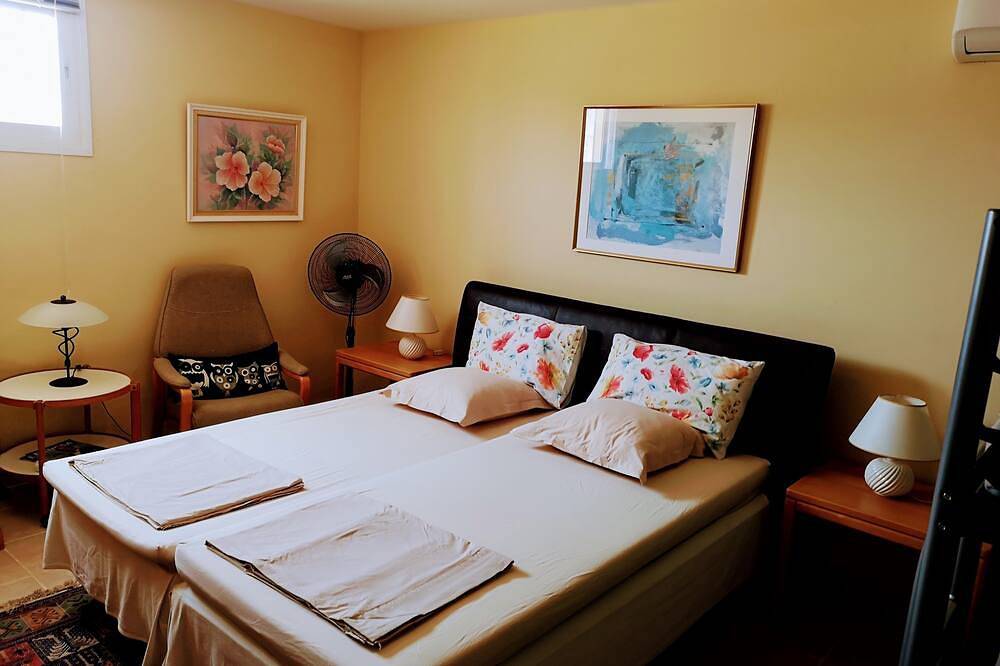 Apartamento entero, Villa Roca.. Lejlighed Til 2,  personer.  5,  min fra Stranden in Estepona, Costa del Sol