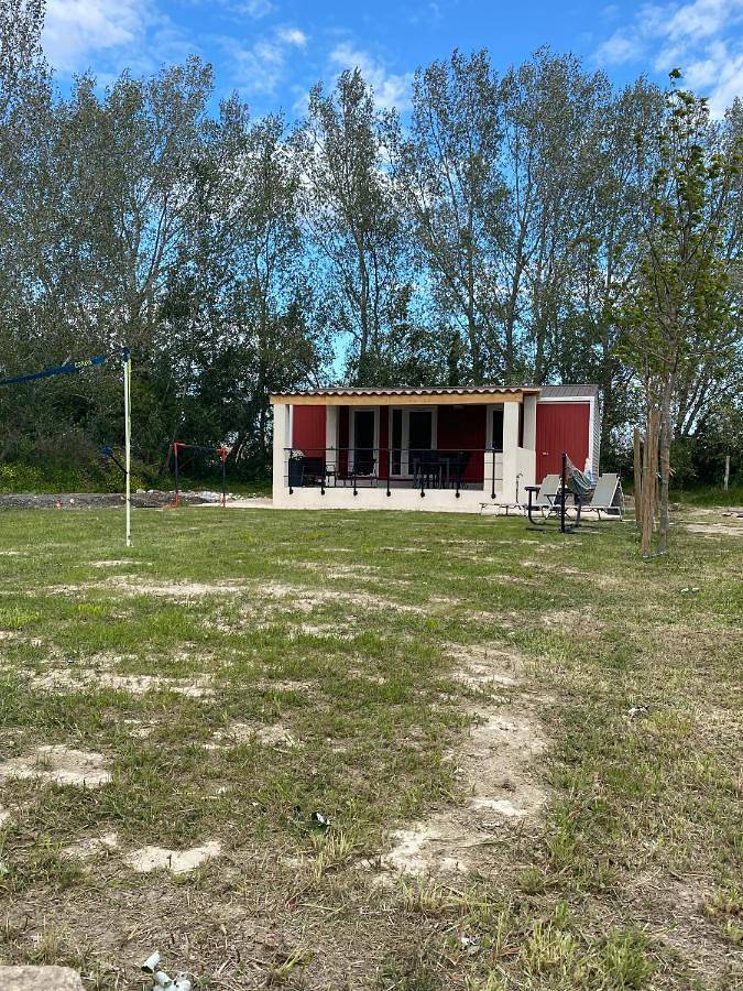 Location de vacances en campagne avec accès piscine in Beaucaire, Région de Nîmes