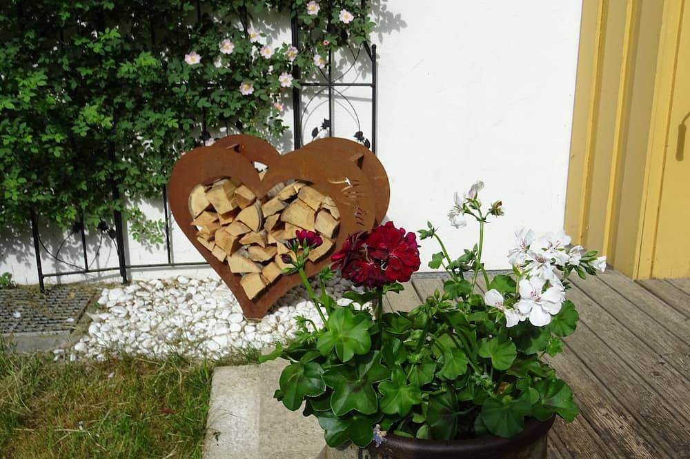 Entire apartment, Natur(T)raum Oberstaufen - Holiday apartment directly on the banks of the Weißach in Oberstaufen, Bavarian Swabia