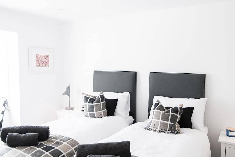 Luxury Townhouse with Hot tub & Parking* Special offer 20% off July dates* in St Andrews, Fife region