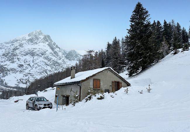 Chalet Le Basset - Family Chalet in the Swiss Alps in Orsières, Walliser Alpen