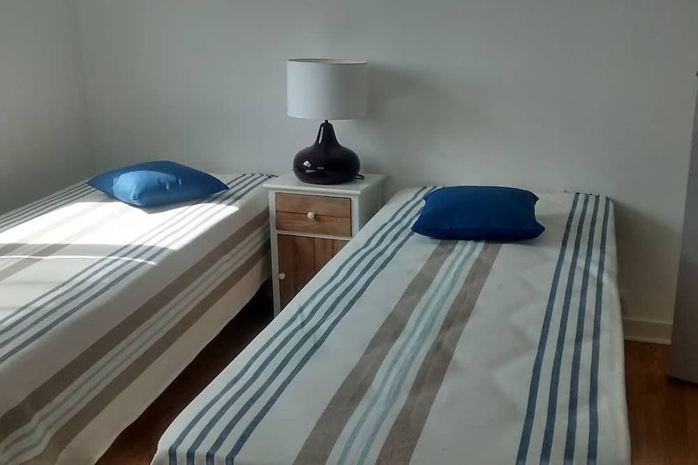Appartement entier, Lumineux 70m² (4-6 p., 2ch), wi-fi, plage 350m, quartier calme, proche commerces in Saint-Malo, Région de Saint-Malo