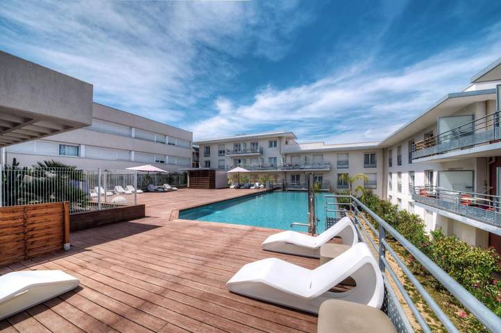 Appart’hôtel pour 2 personnes, avec piscine ainsi que sauna et terrasse