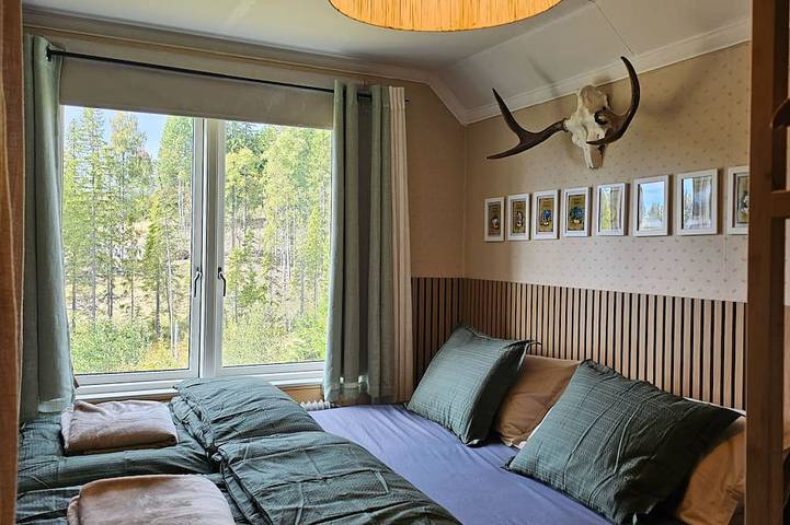 Häxans Hus – Ferienhaus in Dalarna mit Seeblick und Alleinlage in Ludvika, Dalarna