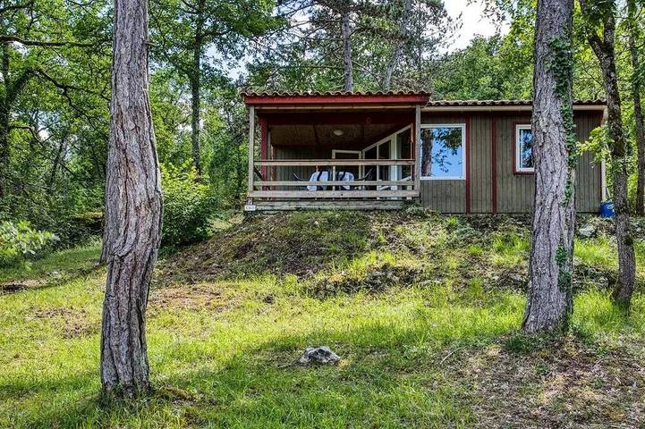 Gîte pour 6 personnes, avec terrasse, animaux acceptés à Daglan