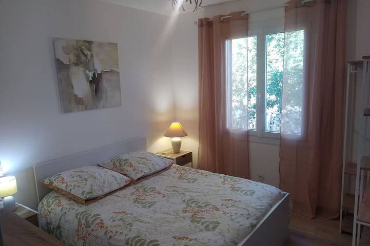 Location de vacances pour 9 personnes, avec jardin à Laval-Saint-Roman - 2