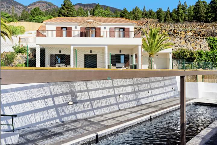 Casa rural para 8 personas, con Balcón además de Terraza y Jardín en Arafo