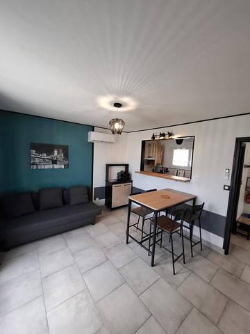 Gîte pour 4 personnes, avec jardin à Mondeville