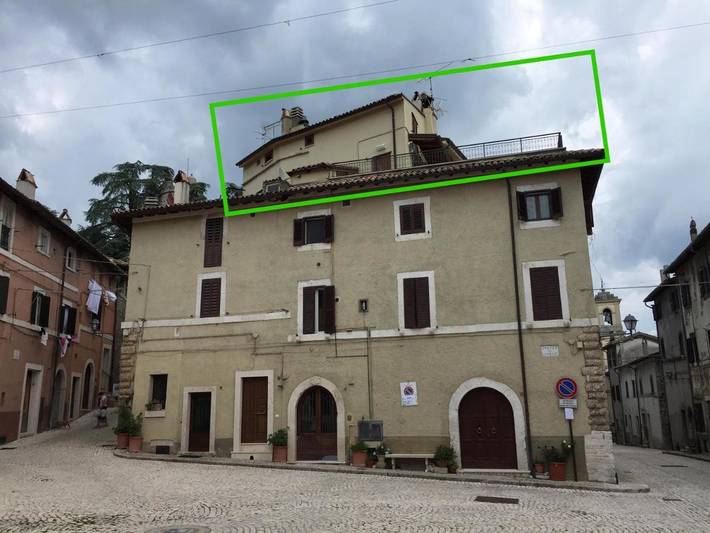 Gîte pour 9 personnes, avec terrasse et vue à Orvinio