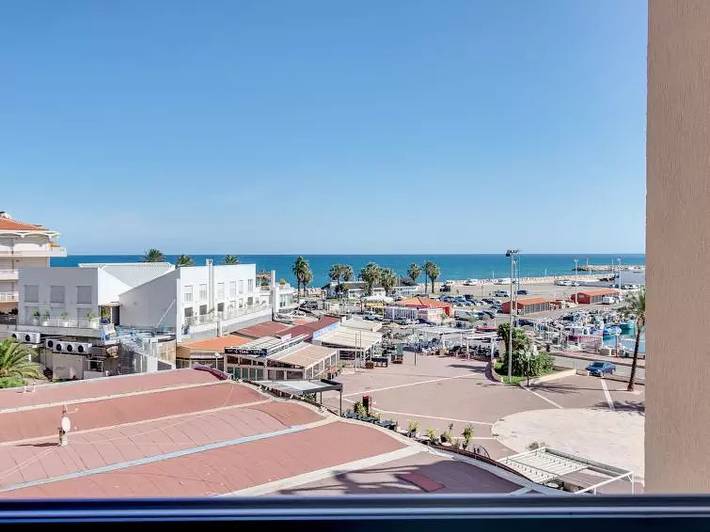 Gîte pour 4 personnes, avec balcon dans Port De Saint Cyprien