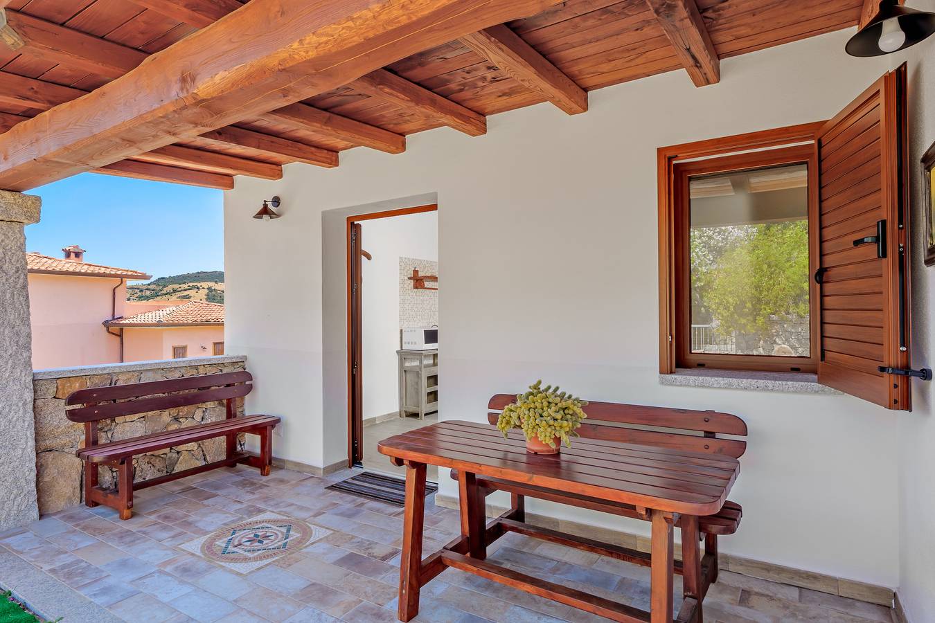Ferienhaus 'La Minda' mit Bergblick, privater Terrasse und Wlan in Franculacciu, San Teodoro
