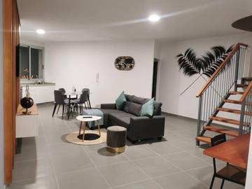 Gîte pour 4 personnes, avec terrasse et vue dans Tamaimo