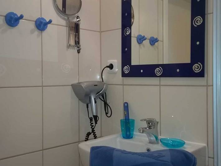 Ferienwohnung für 3 Personen, mit Balkon und Pool sowie Sauna in Binz - 4