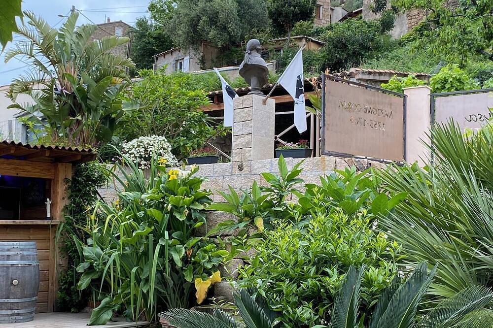 Apartamento entero, Casa Versini ce Situe a Balogna Petit Village D'une Centaine D'habitants in Balogna, Parc naturel régional de Corse