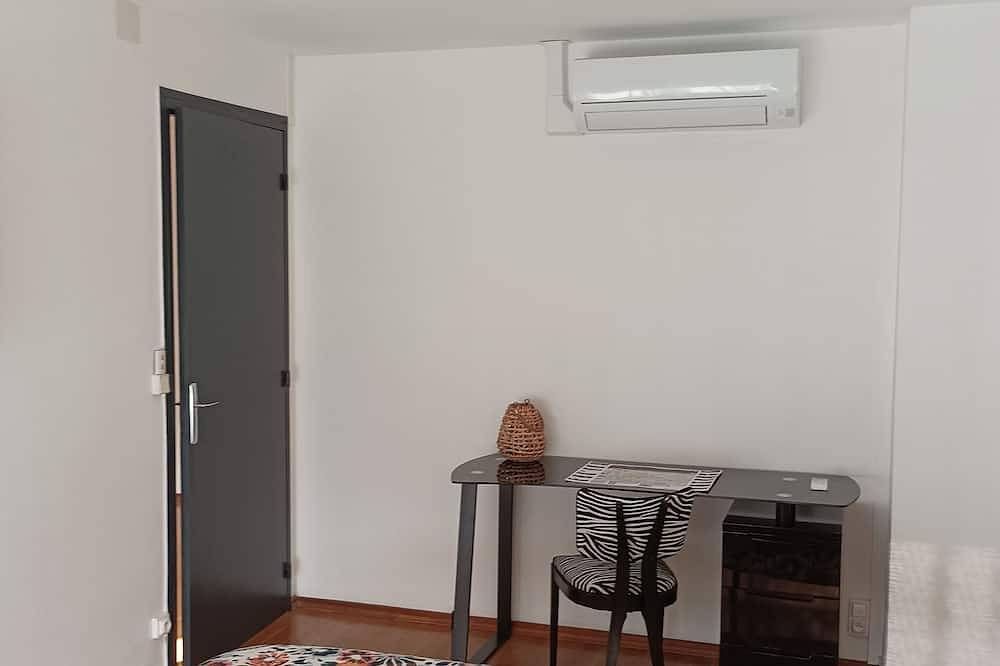 Entire apartment, Palois Roof Terrace 60m2 in Pau, Béarn