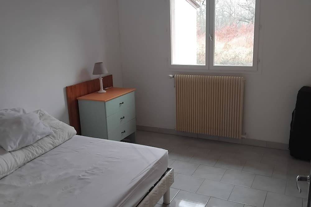 Oasis of Calm: Charming and Peaceful Country House with Children's Games in Morlac, Saint-Amand-Montrond