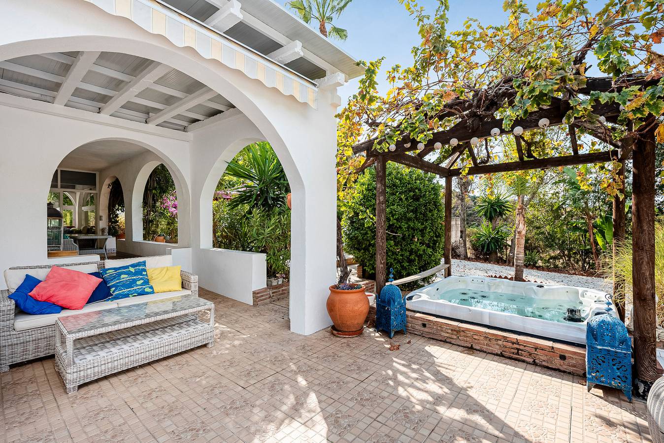 Casa vacacional 'Villa Eden' con vistas a la montaña, Wi-Fi y aire acondicionado in Alcaucín, Provincia de Málaga