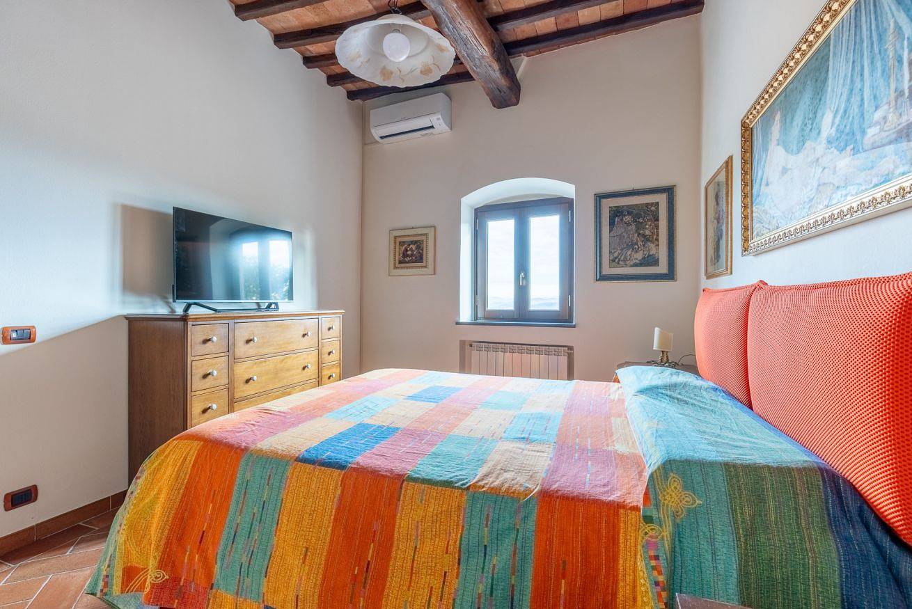 Ganze Wohnung, Guesthost - Lovely Apt with Panoramic Terrace in Carmignano, Prato Provinz
