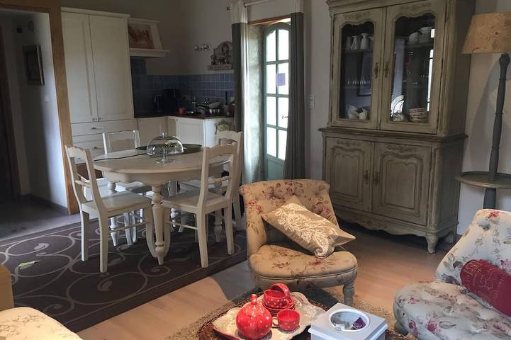 Gîte pour 4 personnes, avec Jacuzzi ainsi que Terrasse et Jardin à La Bastide-sur-l'Hers