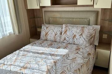 Static Caravan for 6 People in Hampshire, South East England, Photo 3