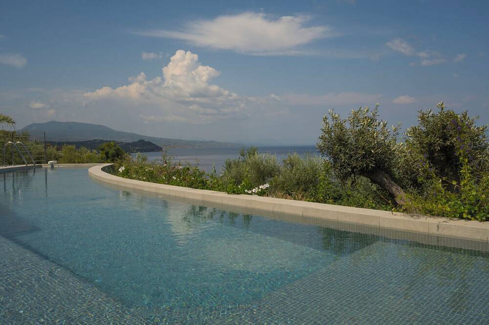 Luxury Villa with Private Swimming Pool & Sea View in Koroni, Messenien