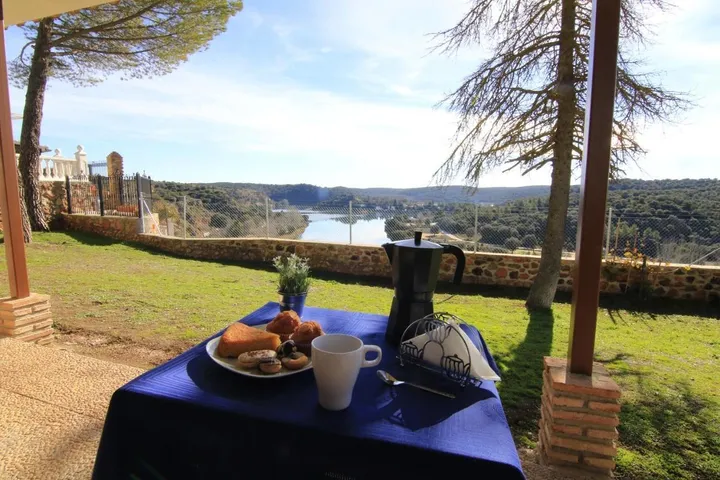 Casa rural para 12 personas, con jardín además de vistas y vistas al lago - 1
